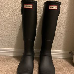 Hunter matte black tall rain boots